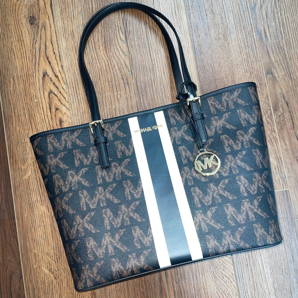 NWT Md MK Carryall Tote Black/Brown MK Logo